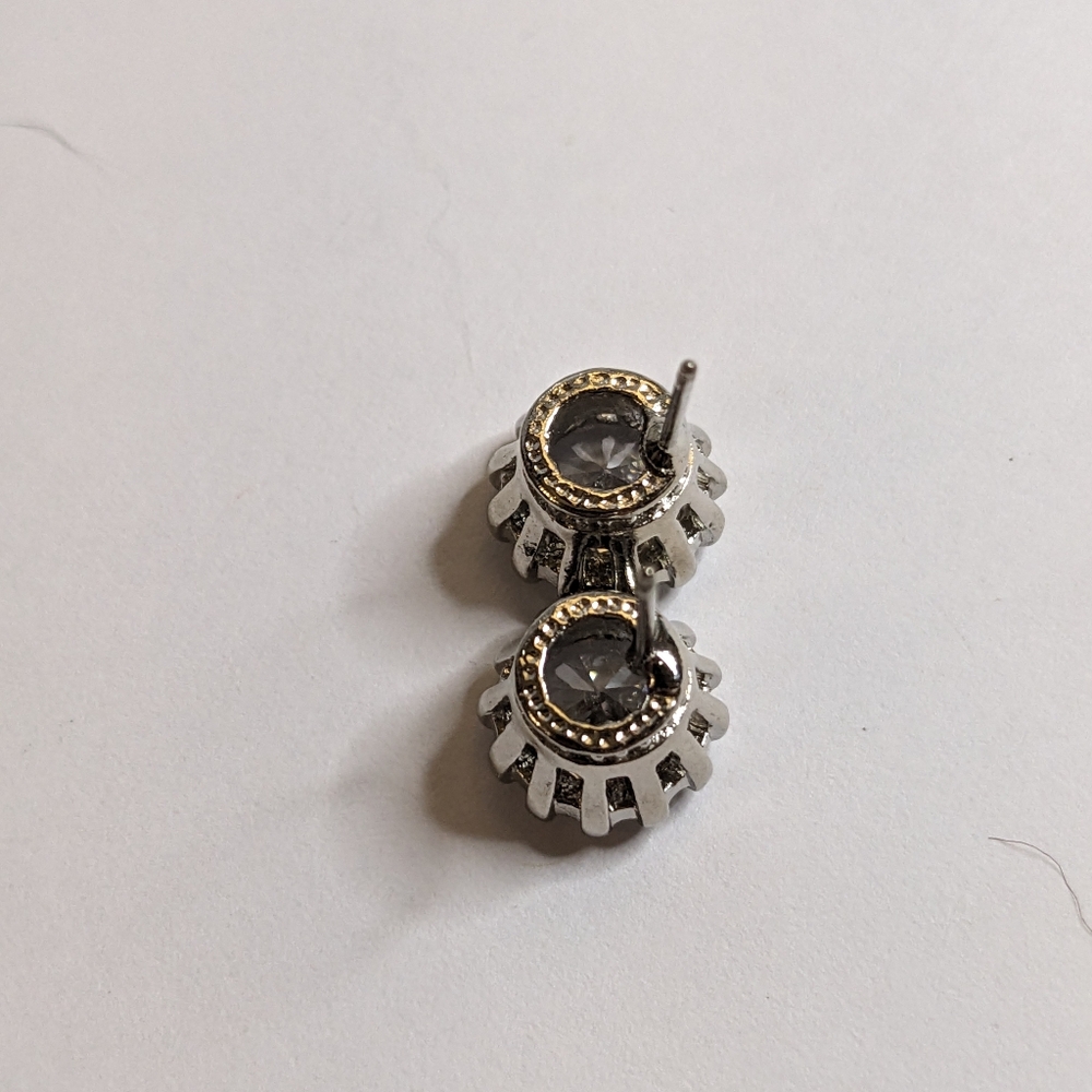 NWOT Swarovski Crystal Elements Silver Overlay Stud Earrings - Picture 2 of 7